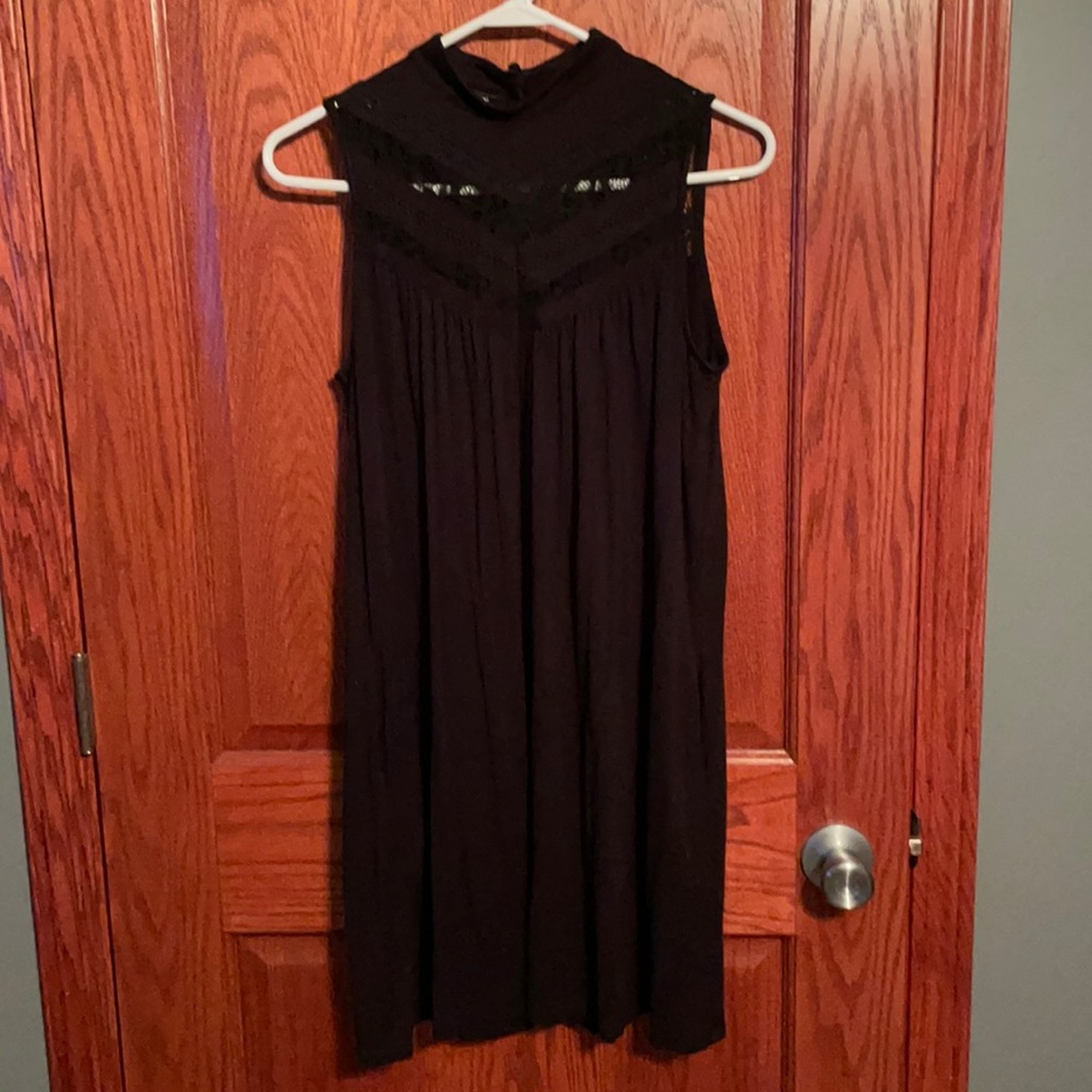 Lace, black dress!